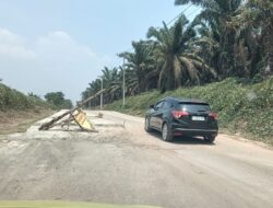 Pelaksana Tidak Profesional, Proyek CSR Rp.11 Miliyar Lebih di Jalan Simpang Raja Asal Jadi 
