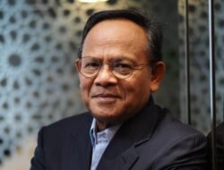 Dua Tahun Prabowo: Antara Negara Kuat dan Pemerintahan Efektif